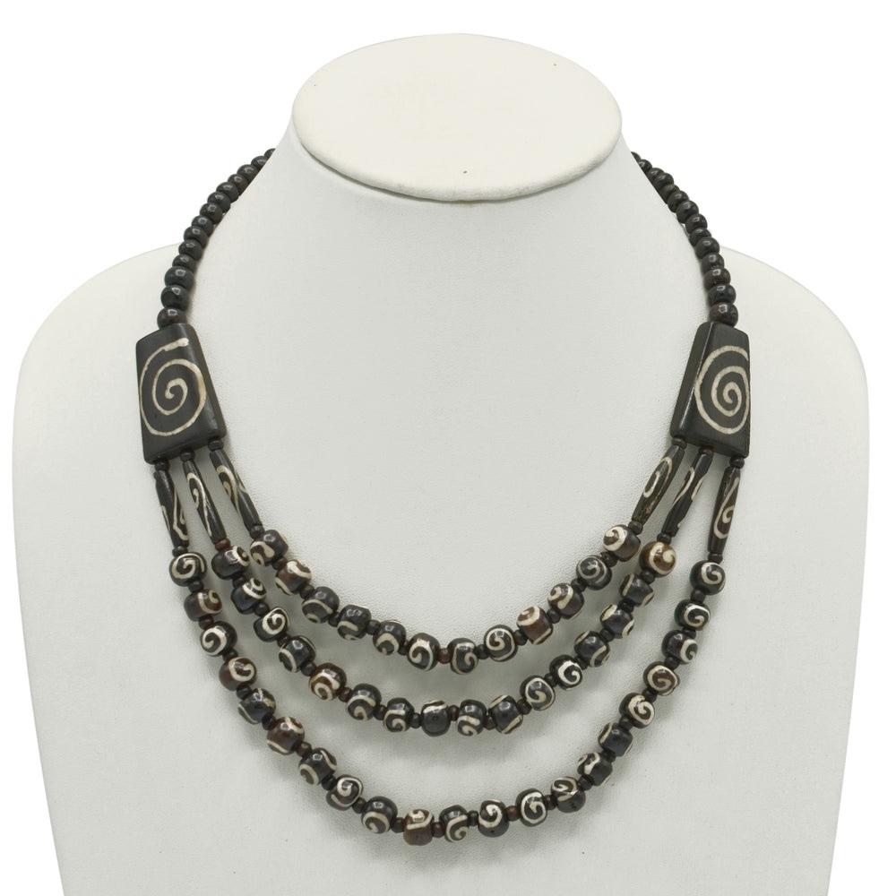Live show necklace listing